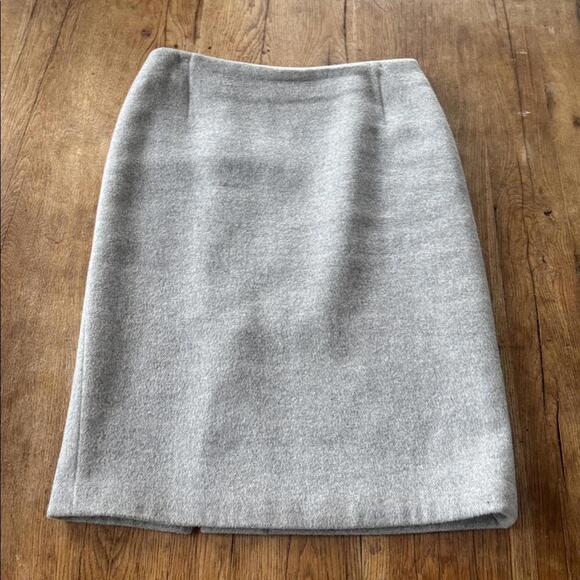 Max Mara Italy Light Gray Skirt and Jacket Set Wool - Picture 10 of 15